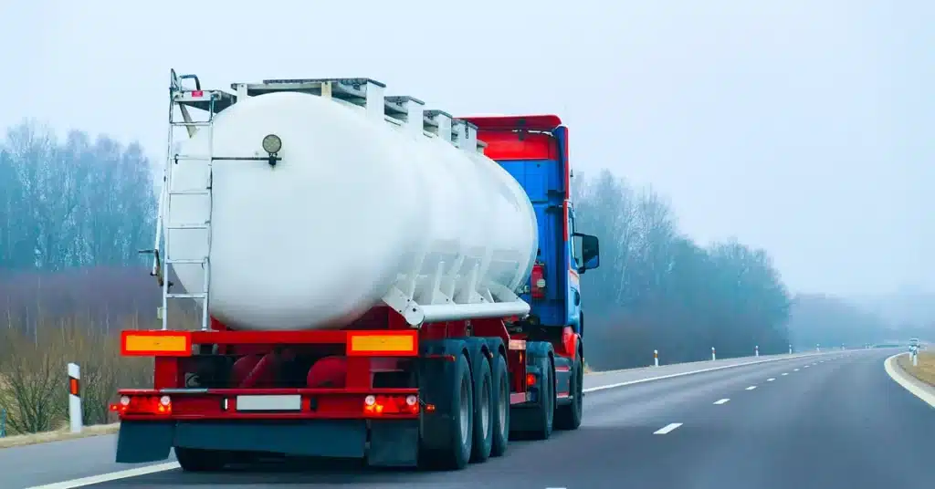 Cryogenic tankers transporting liquefied gases