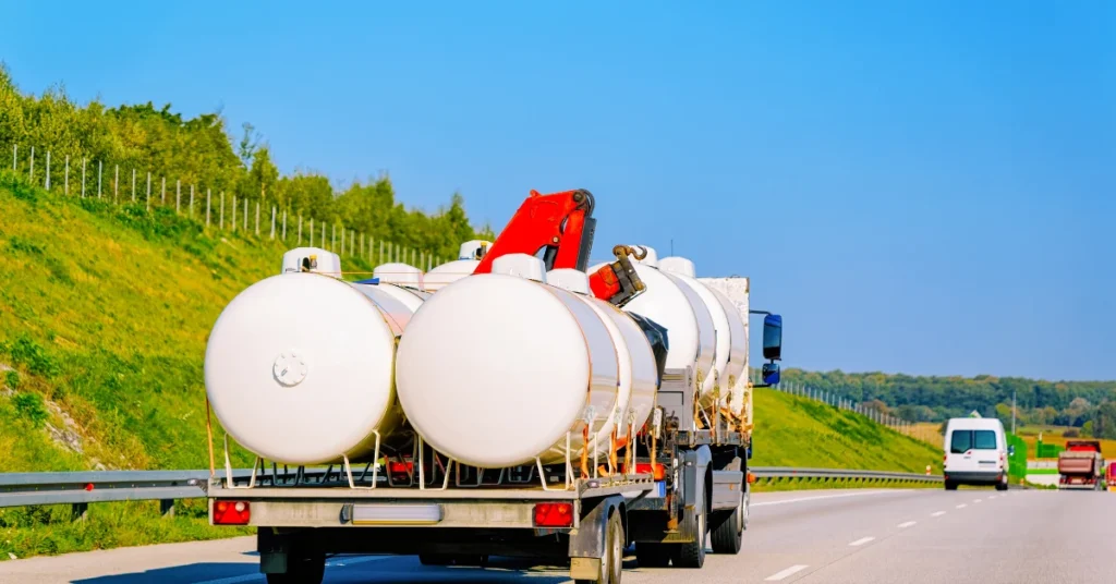 Cryogenic tankers transporting liquefied gases