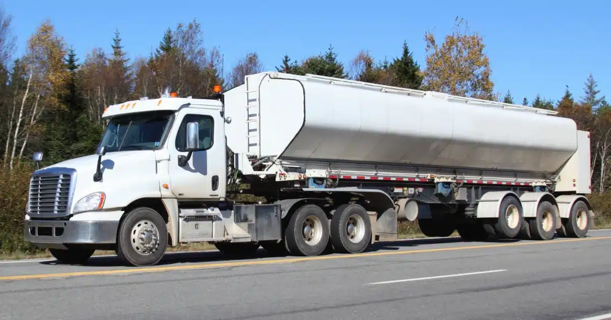 Cryogenic tankers transporting liquefied gases