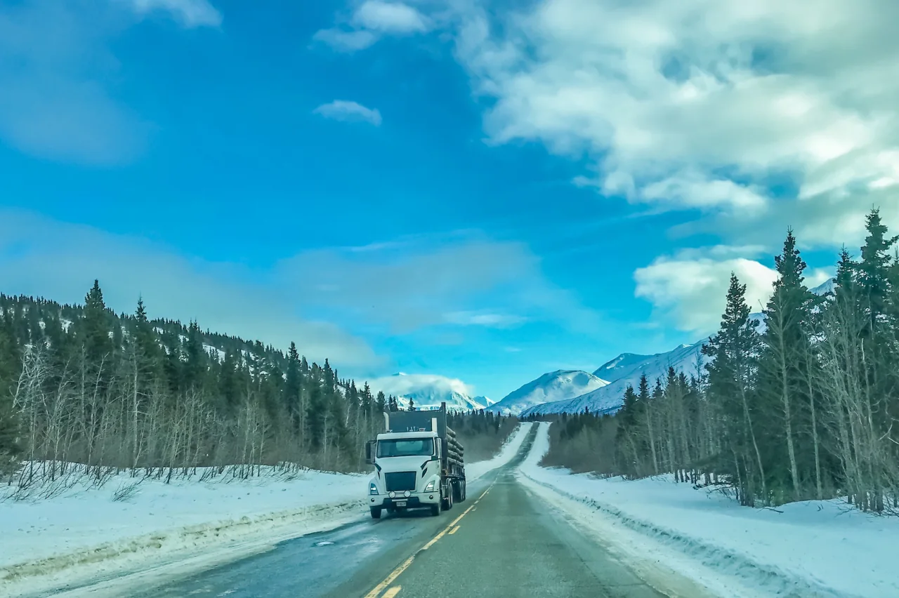 truck in alaska doing freight services 2